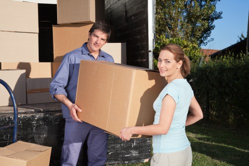 Unpacking and room setup assistance in a Lambeth property
